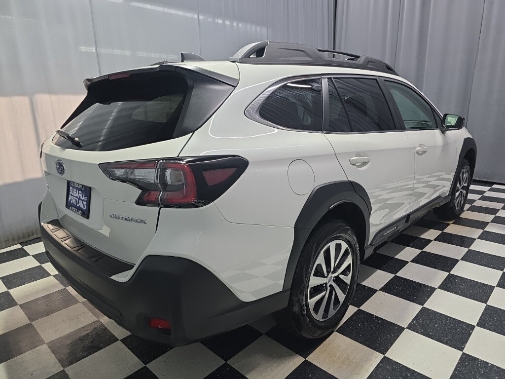 2025 Subaru Outback Premium photo 4