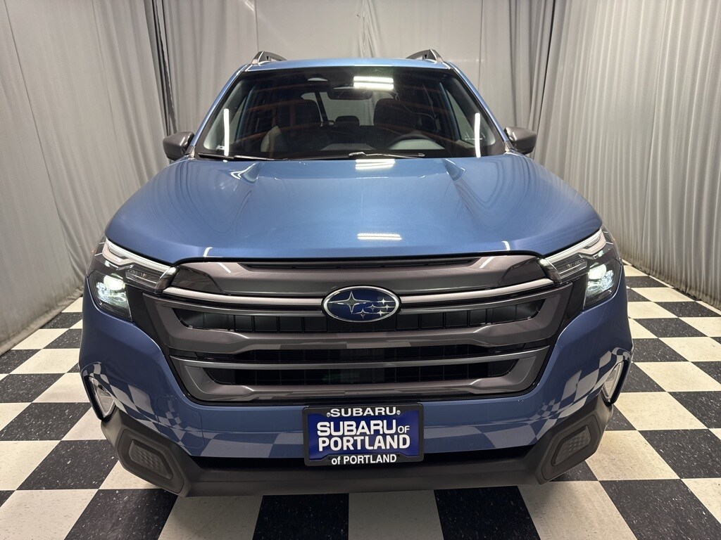 2025 Subaru Forester Premium photo 2