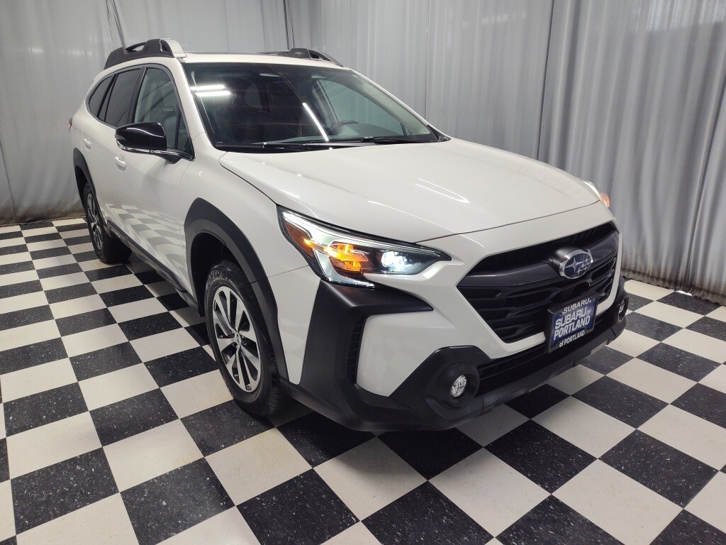 2024 Subaru Outback Premium photo 2