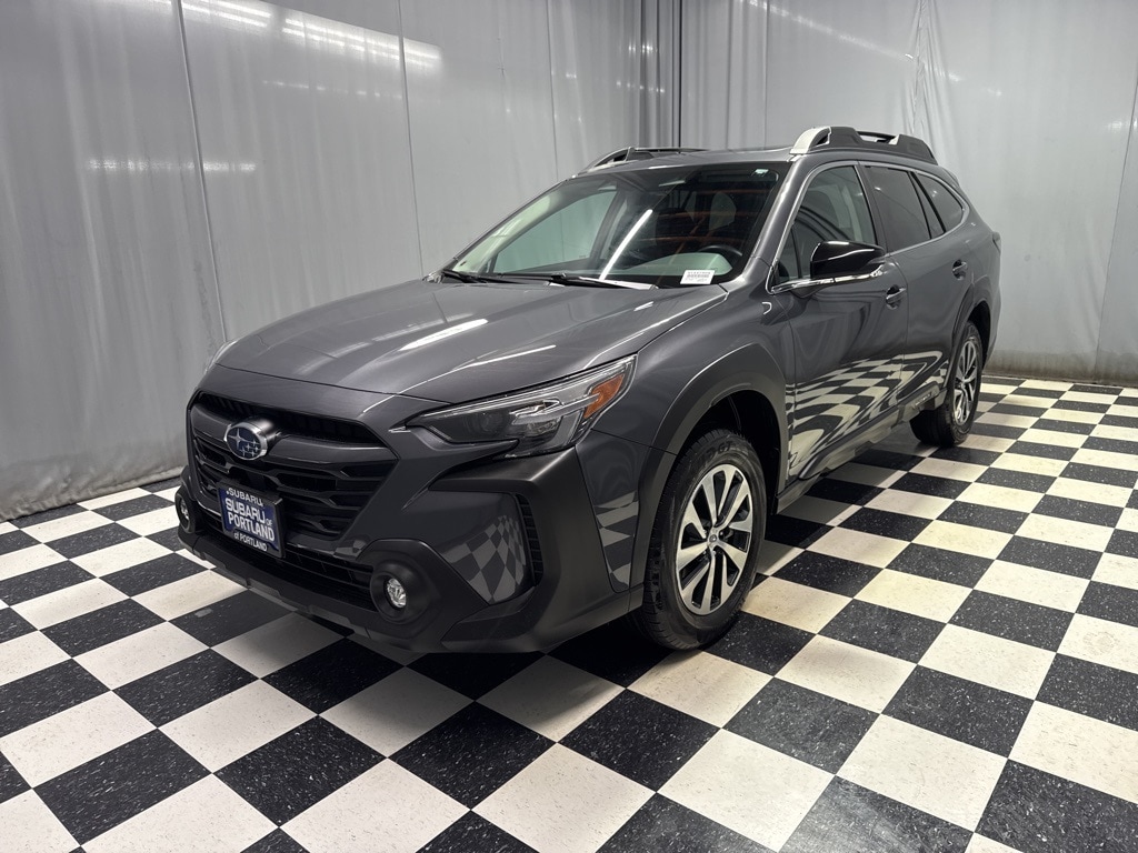 2024 Subaru Outback Premium's photo
