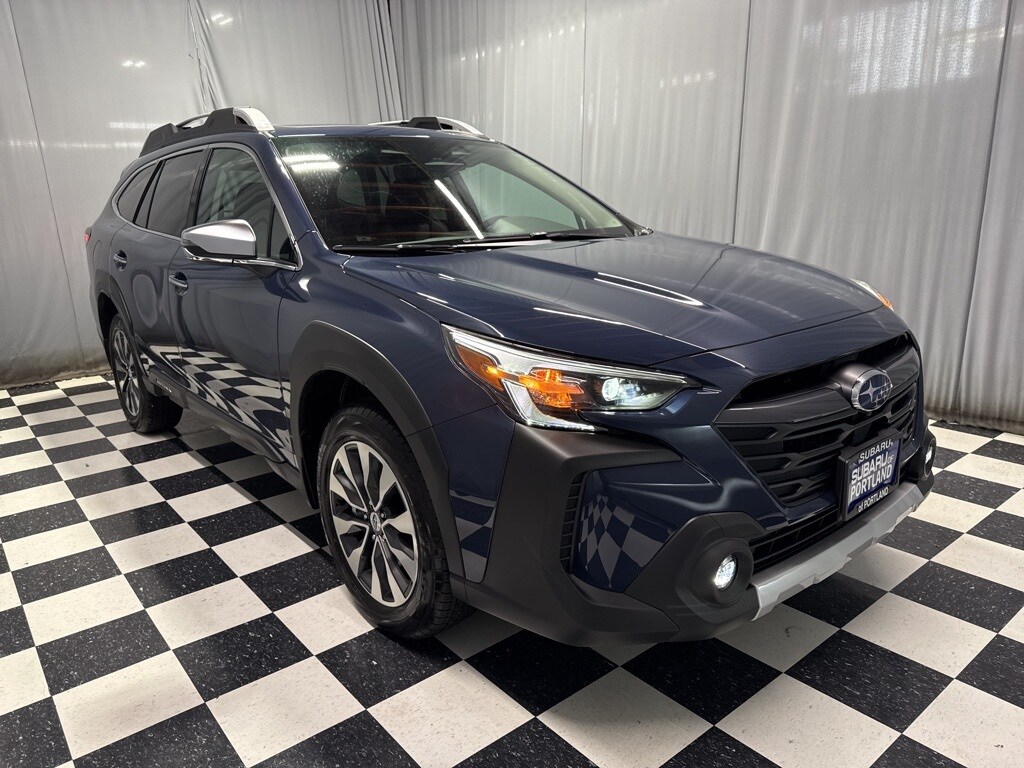 2025 Subaru Outback Touring XT photo 3