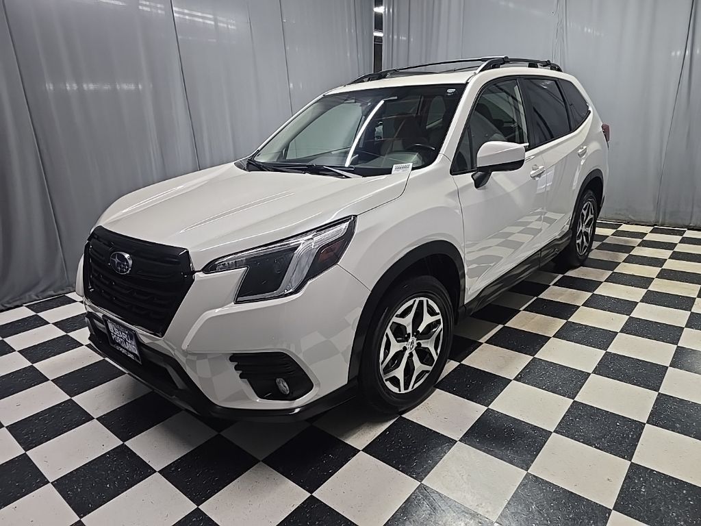 2022 Subaru Forester Premium's photo