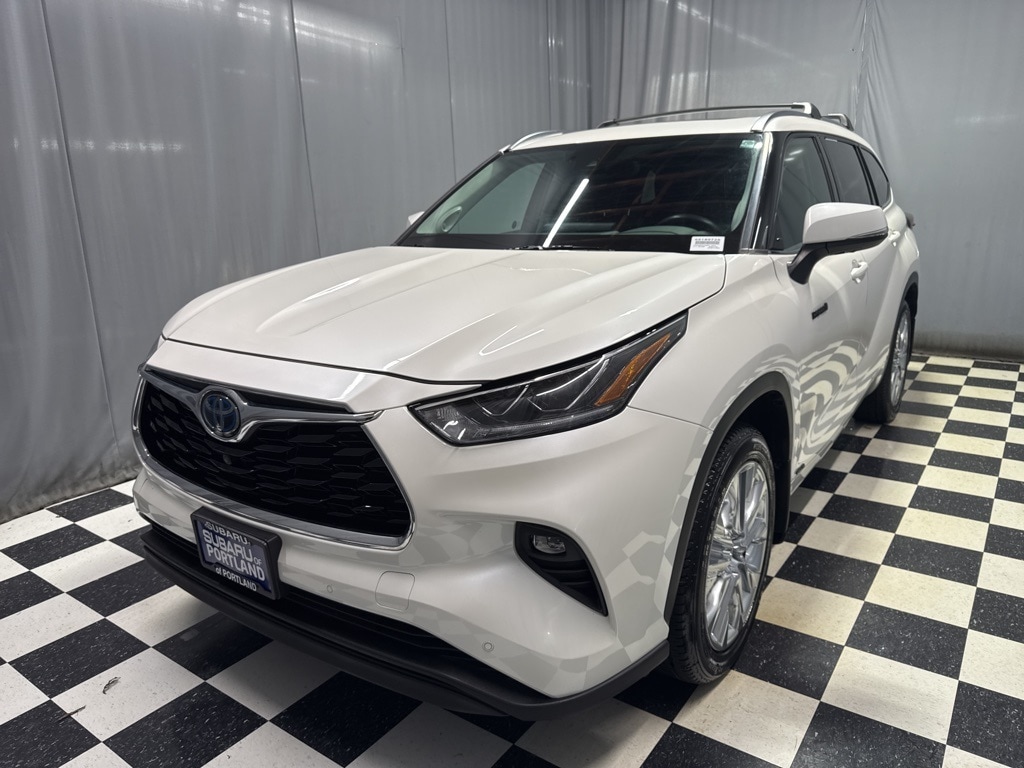 2021 Toyota Highlander Limited's photo