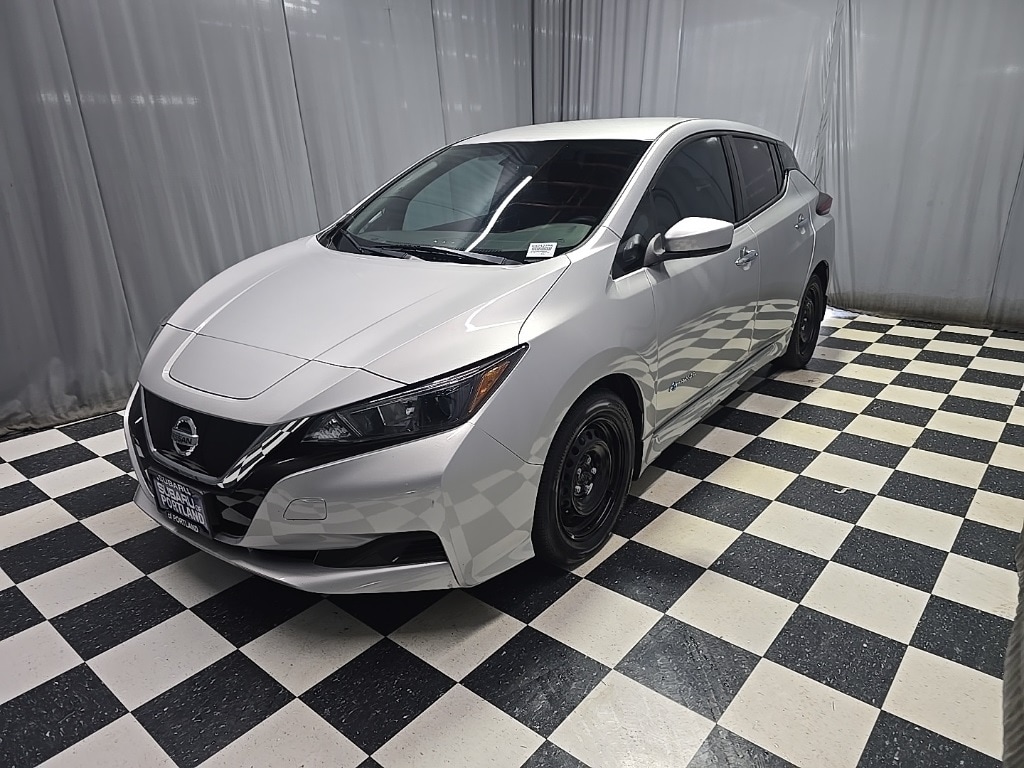 2018 Nissan Leaf S's photo