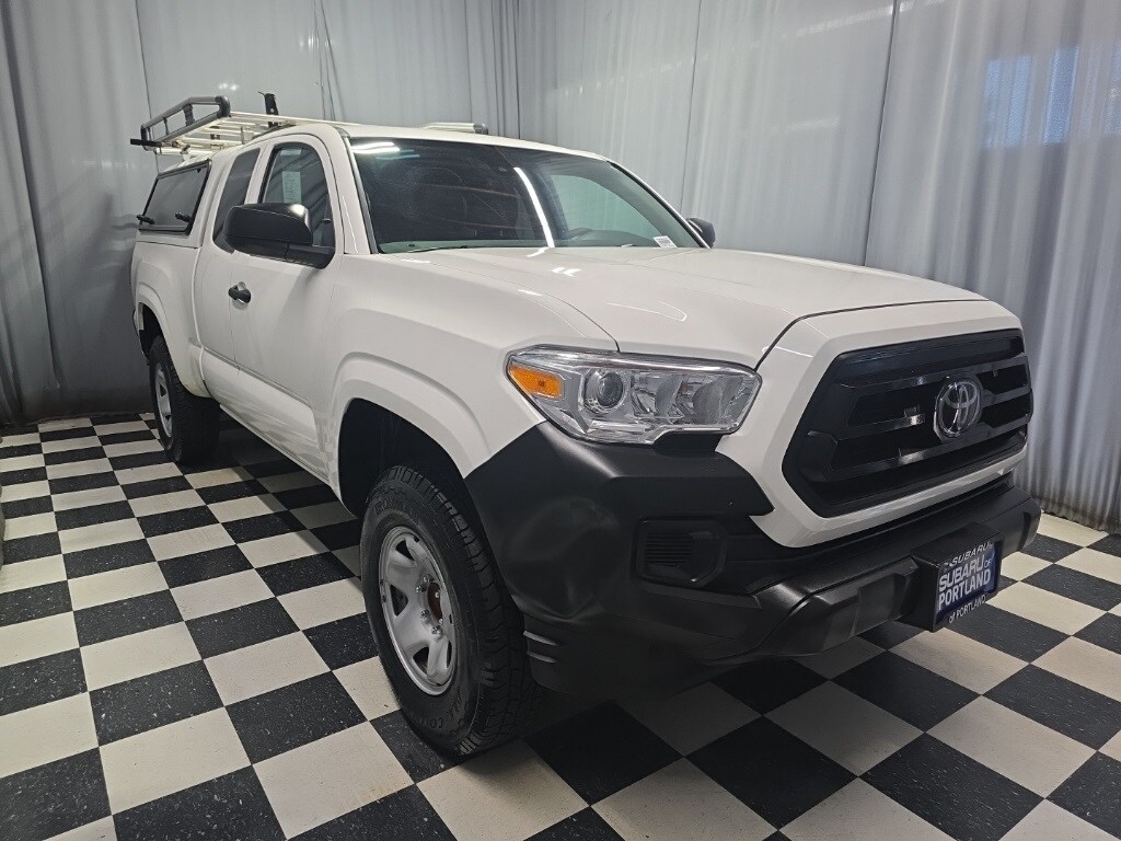2022 Toyota Tacoma SR photo 3