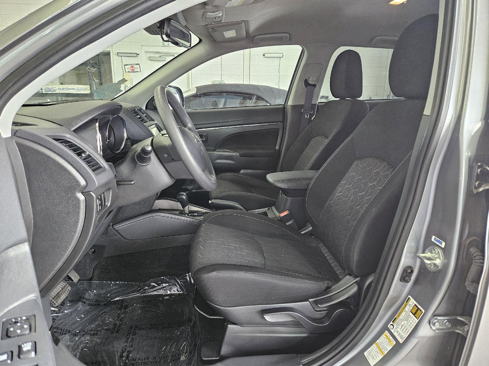 2025 Mitsubishi Outlander Sport ES - Photo 14