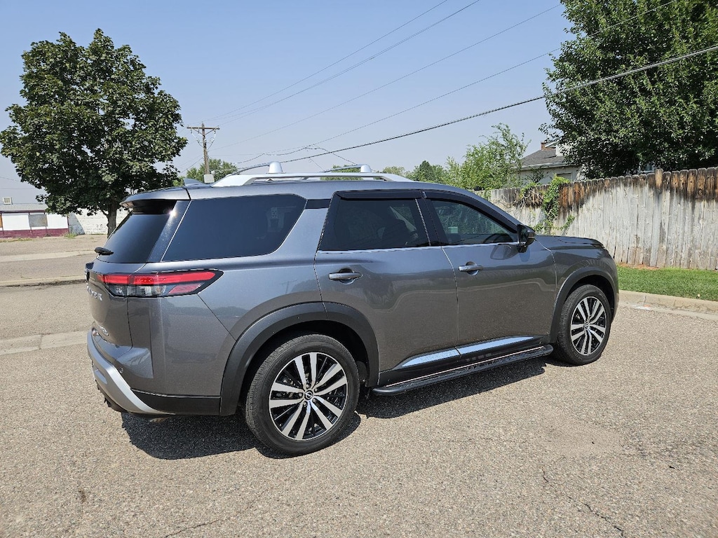 Used 2023 Nissan Pathfinder Platinum SUV