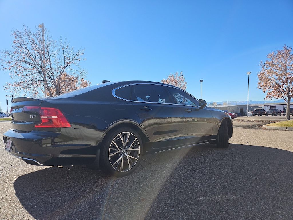 Used 2019 Volvo S90 T6 Momentum T6 AWD Momentum