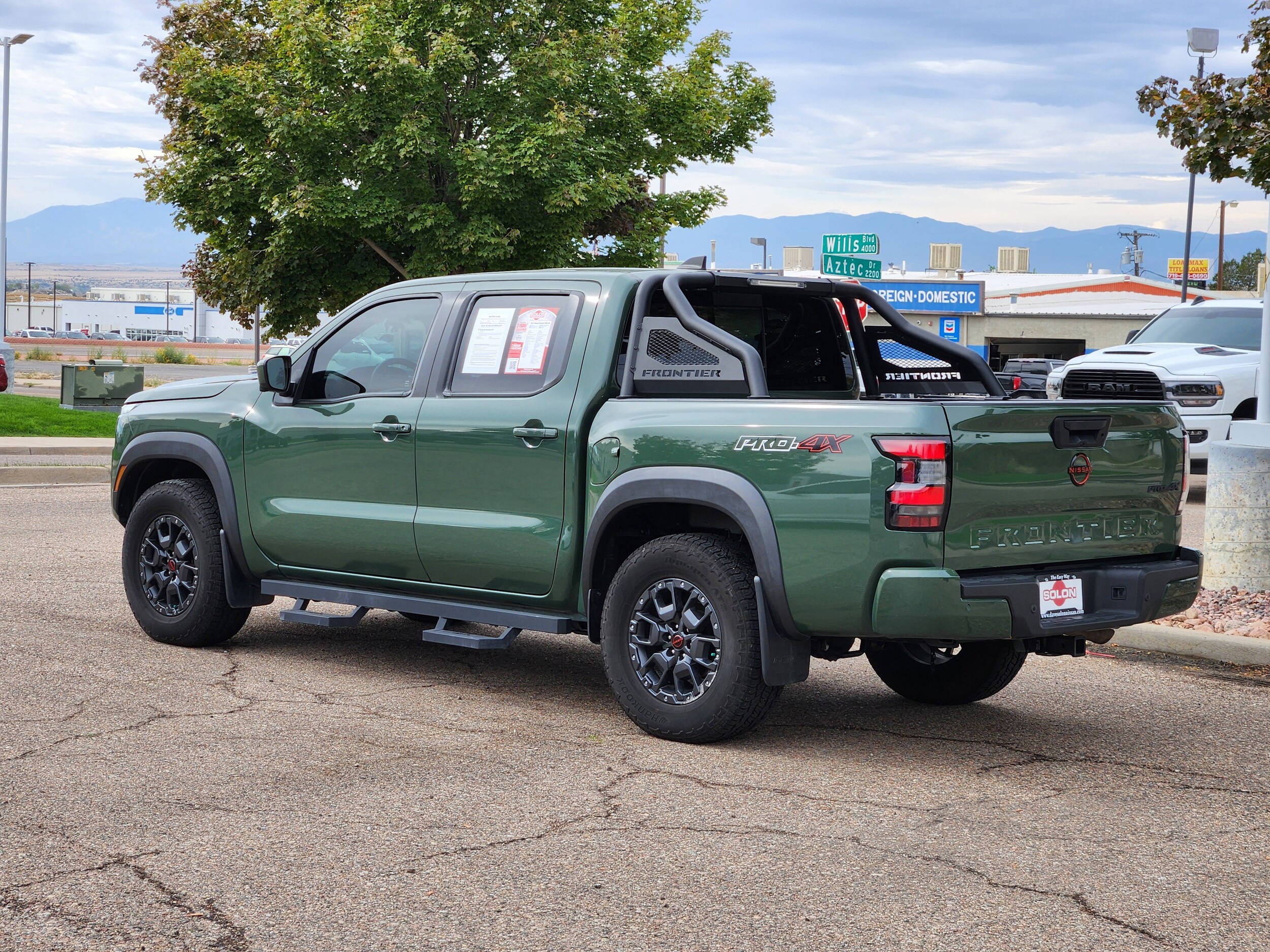2023 Nissan Frontier Crew Cab PRO-4X photo 3