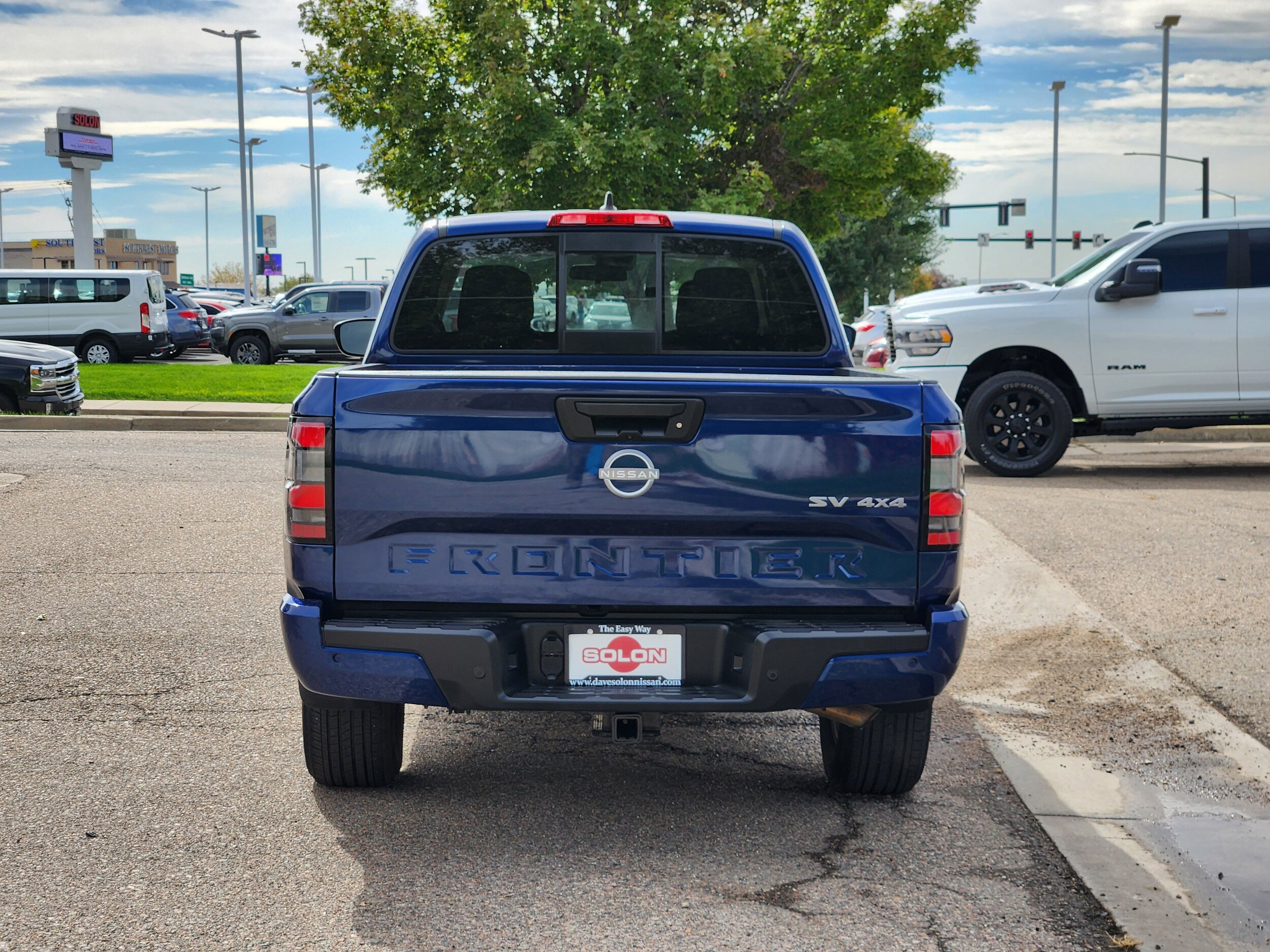 2022 Nissan Frontier Crew Cab SV photo 4