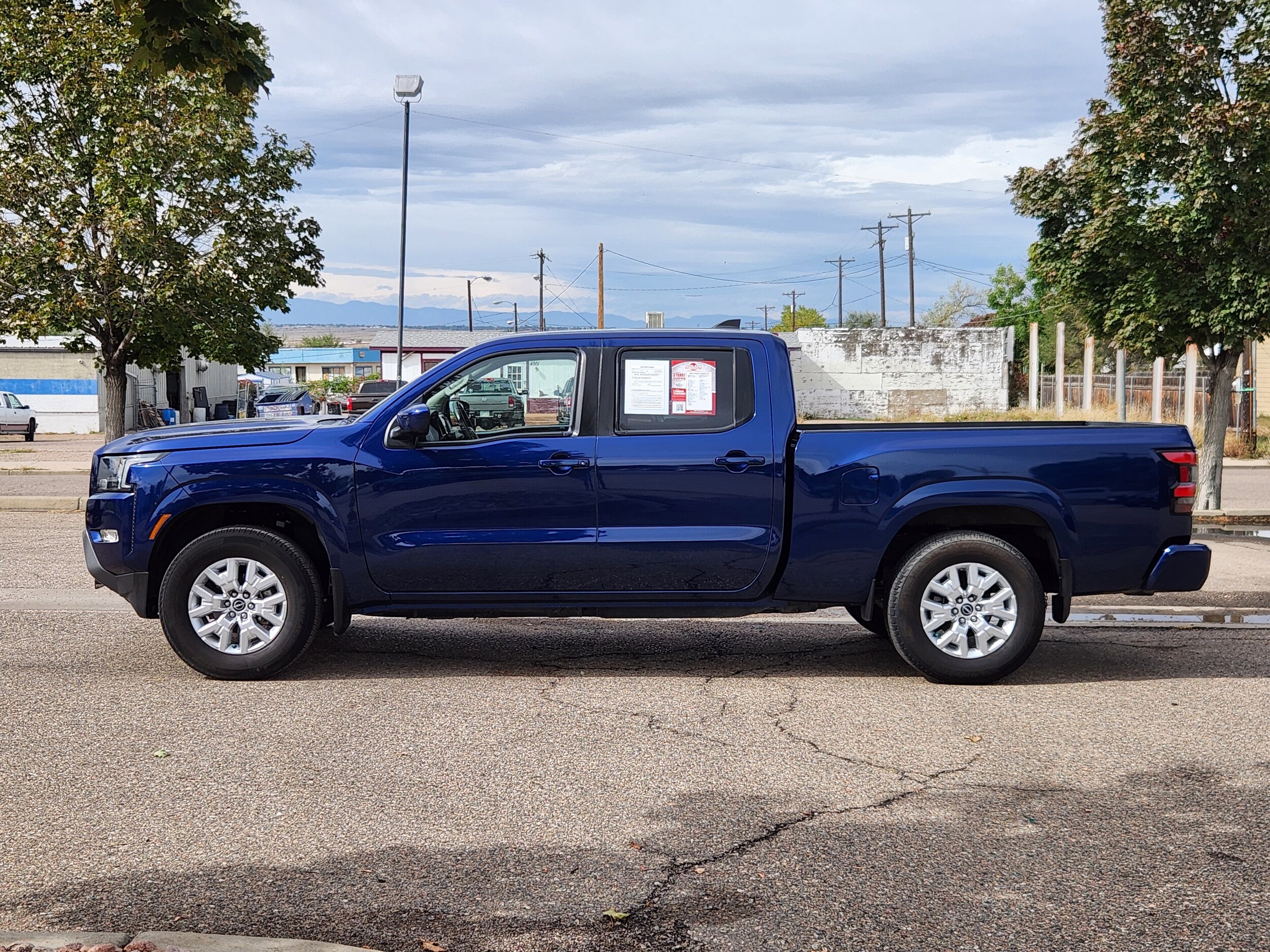 2022 Nissan Frontier Crew Cab SV photo 2