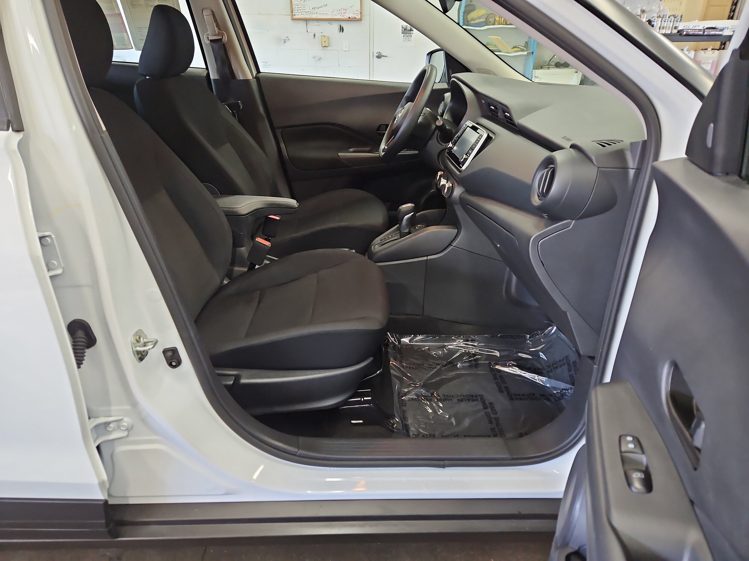 2024 Nissan Kicks S photo 3