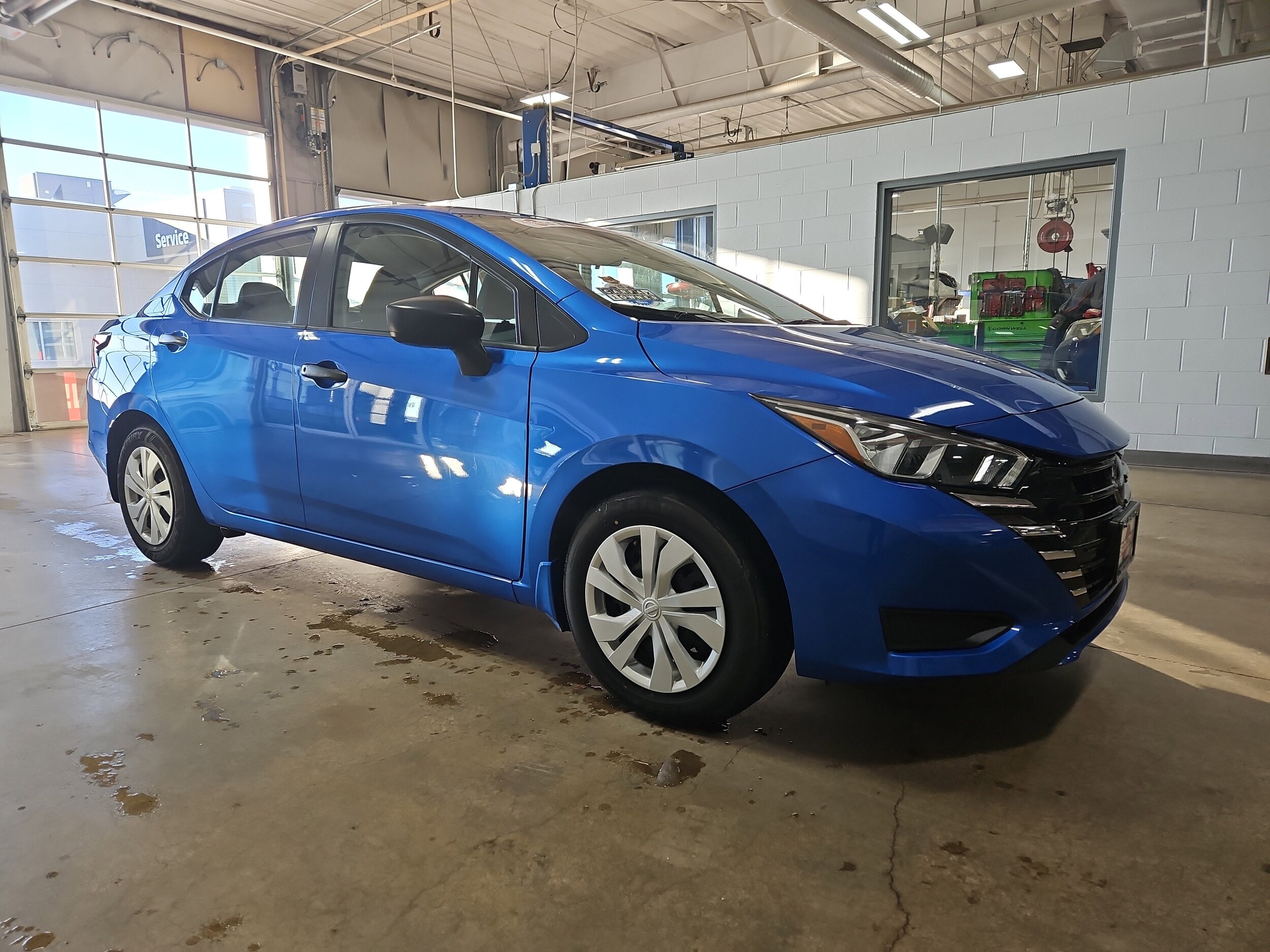 2024 Nissan Versa 1.6 S photo 2