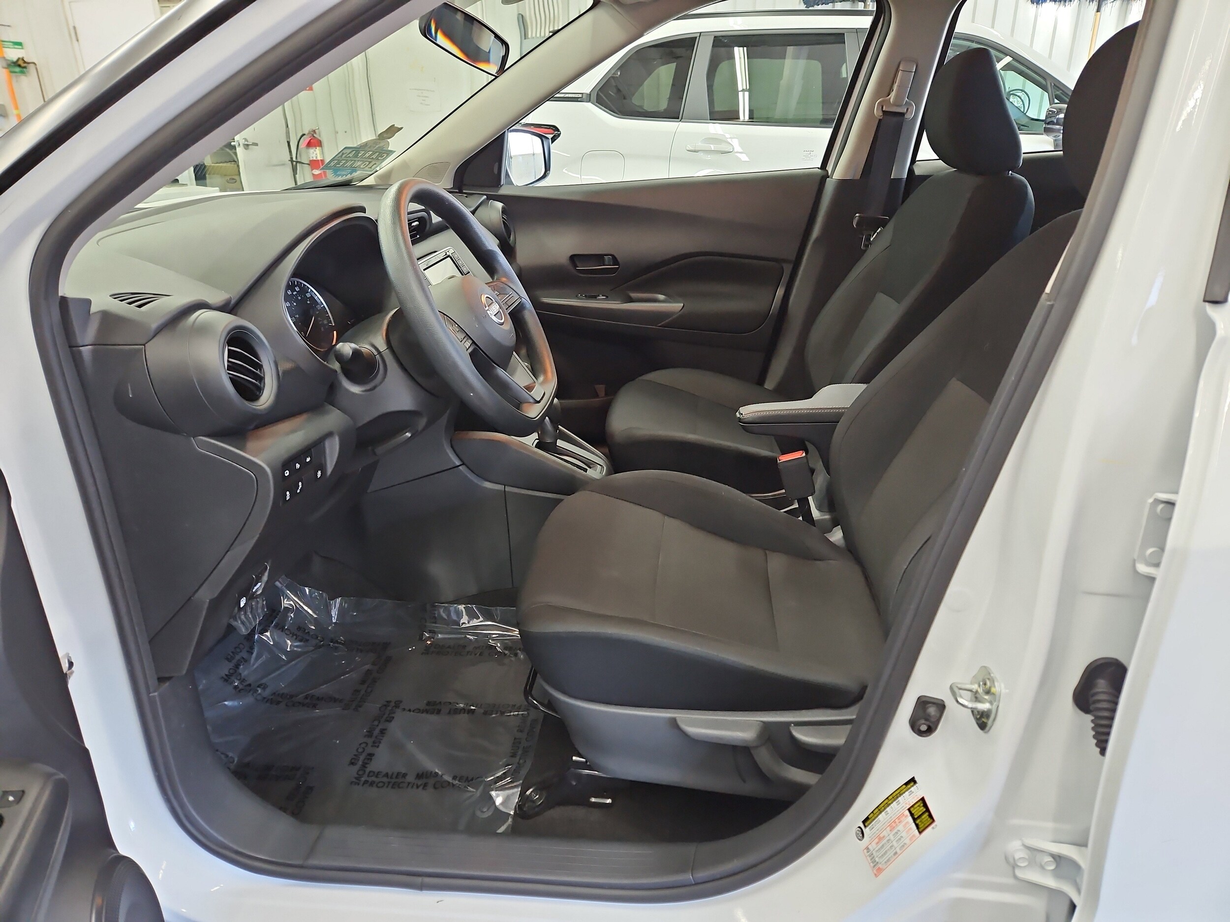 2024 Nissan Kicks S photo 2