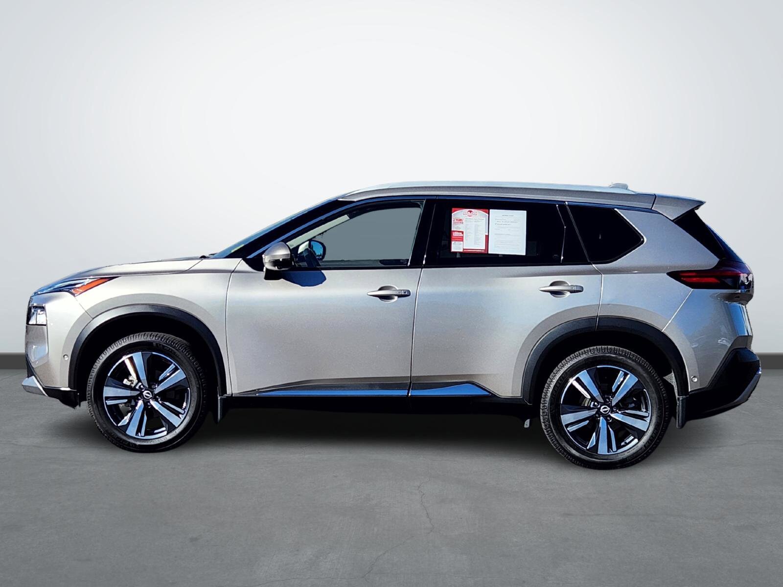 2023 Nissan Rogue AWD Platinum photo 2