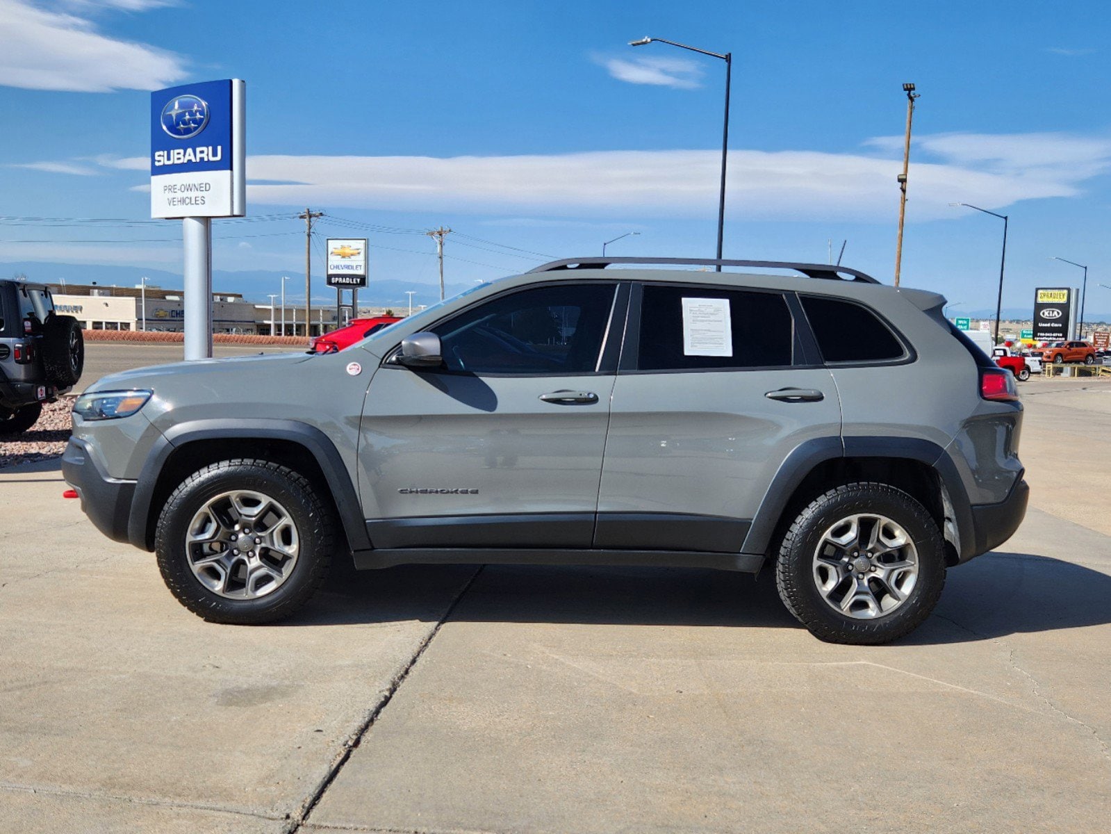 Used 2019 Jeep Cherokee Trailhawk with VIN 1C4PJMBN7KD474664 for sale in Pueblo, CO