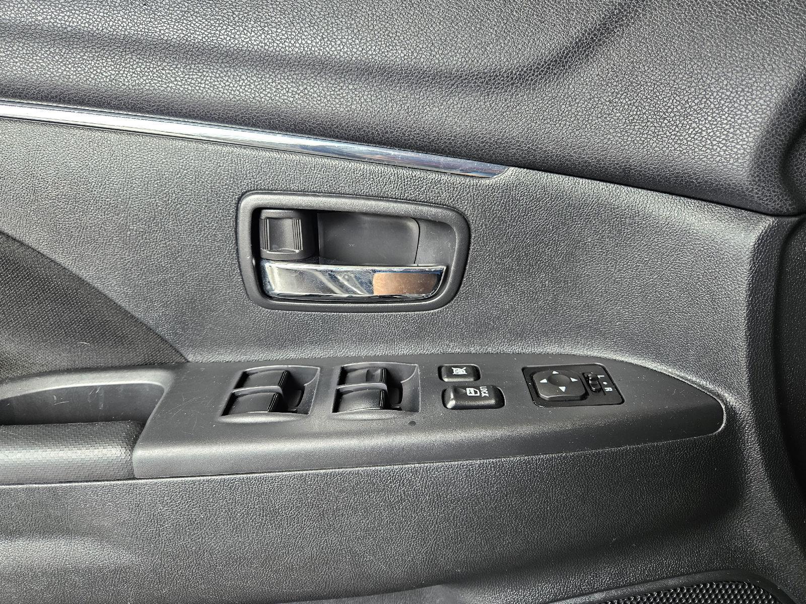 2025 Mitsubishi Outlander Sport ES - Photo 13