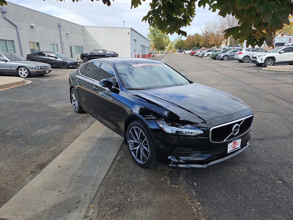 Used 2019 Volvo S90 T6 Momentum T6 AWD Momentum