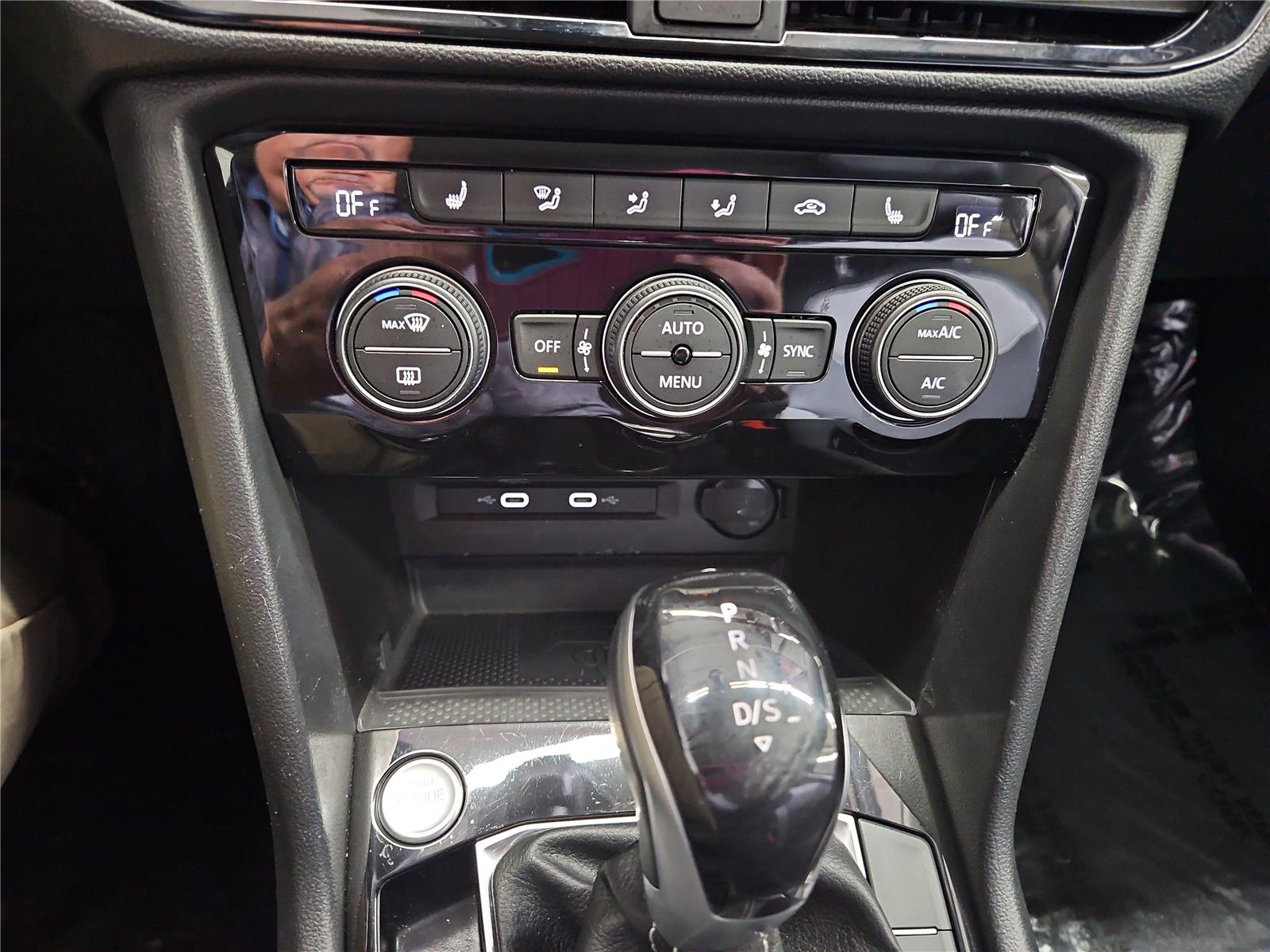 2023 Volkswagen Taos SEL - Photo 19
