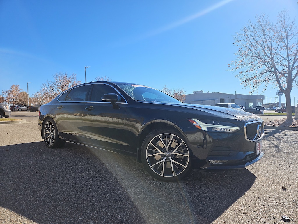 Used 2019 Volvo S90 T6 Momentum T6 AWD Momentum