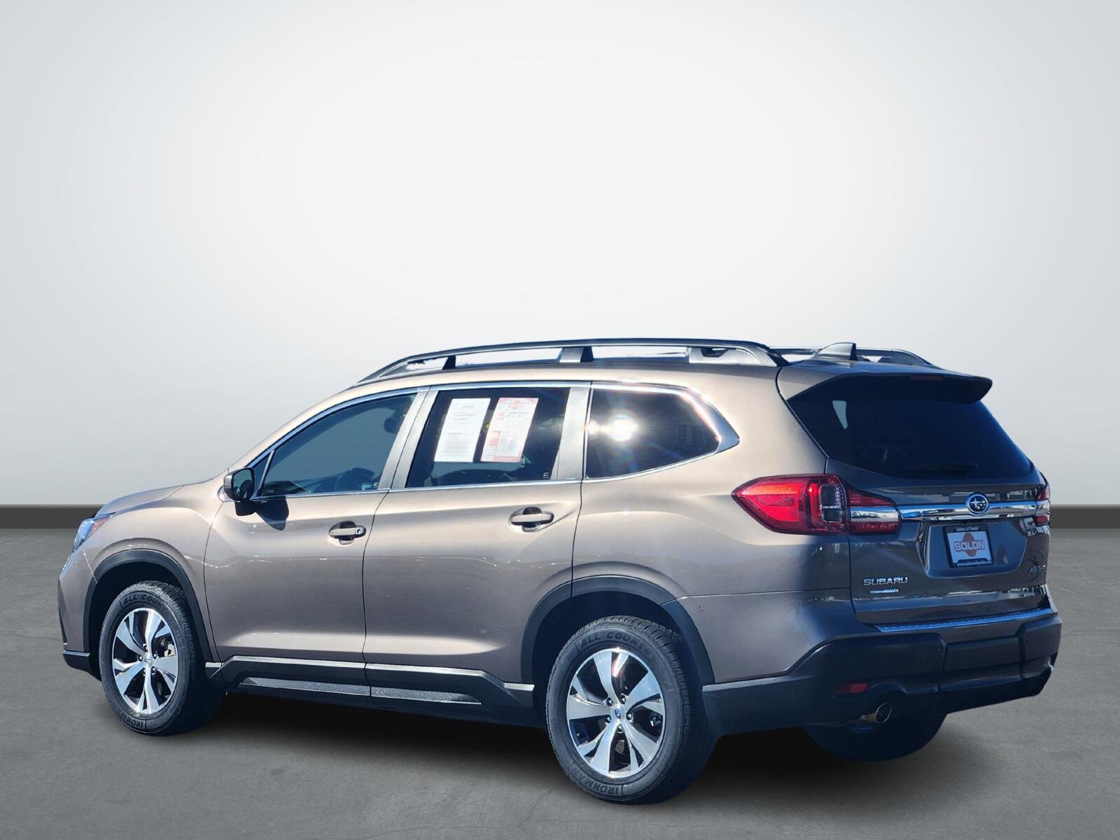 2022 Subaru Ascent Premium photo 3