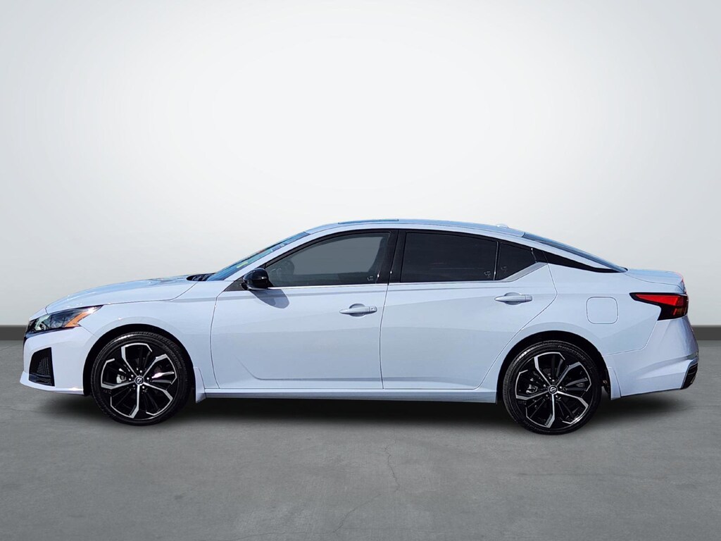 Used 2023 Nissan Altima 2.5 SR Sedan