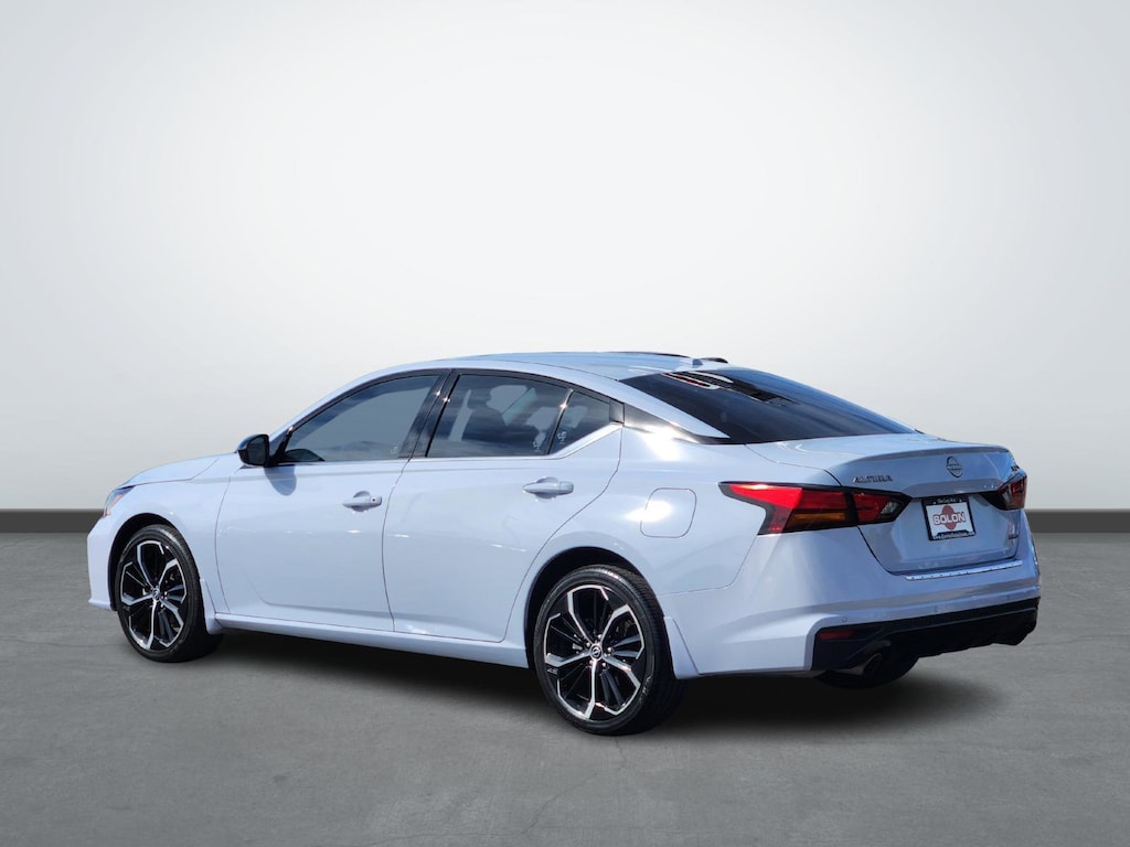 Used 2023 Nissan Altima 2.5 SR Sedan