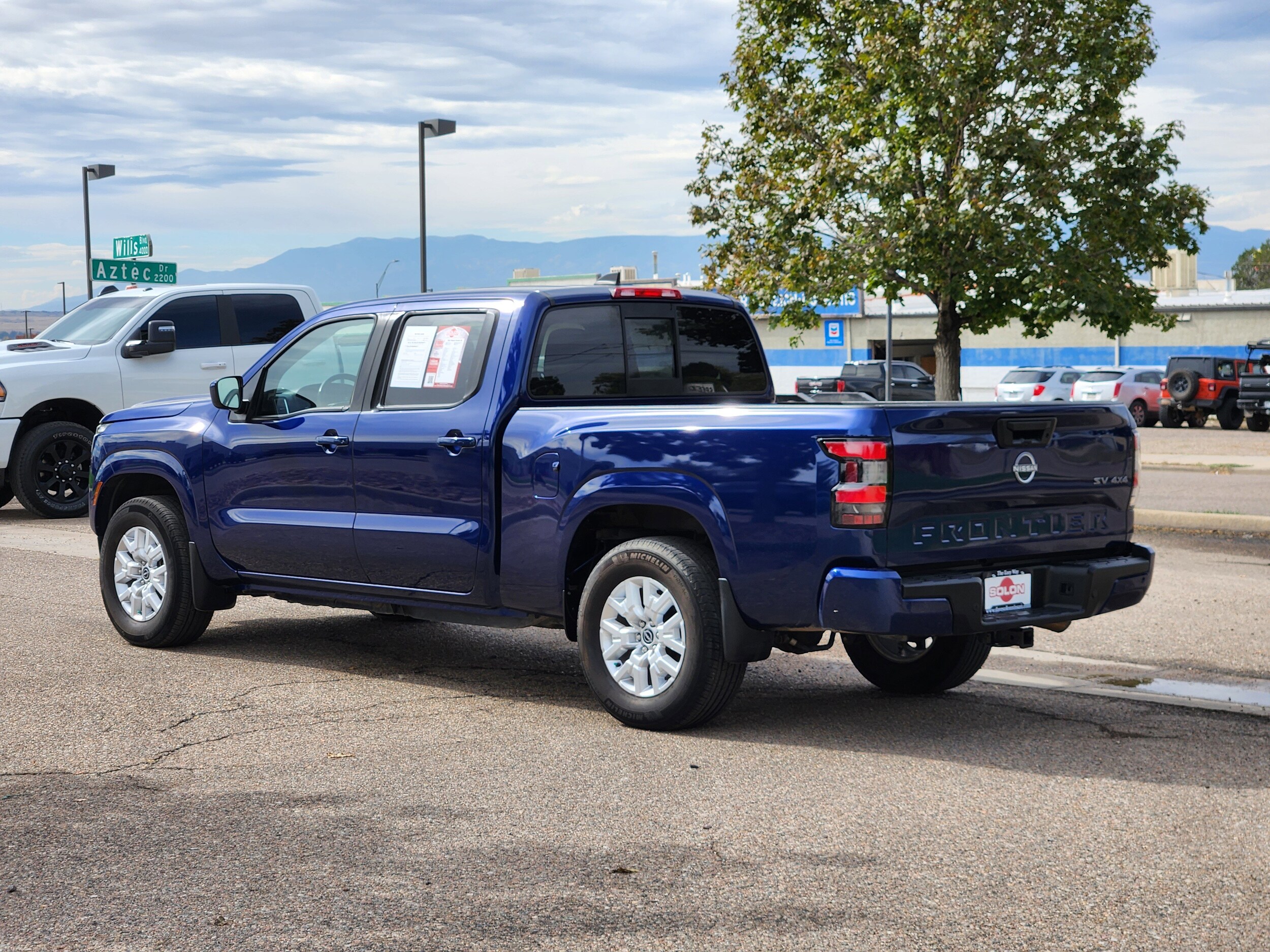 2022 Nissan Frontier Crew Cab SV photo 3