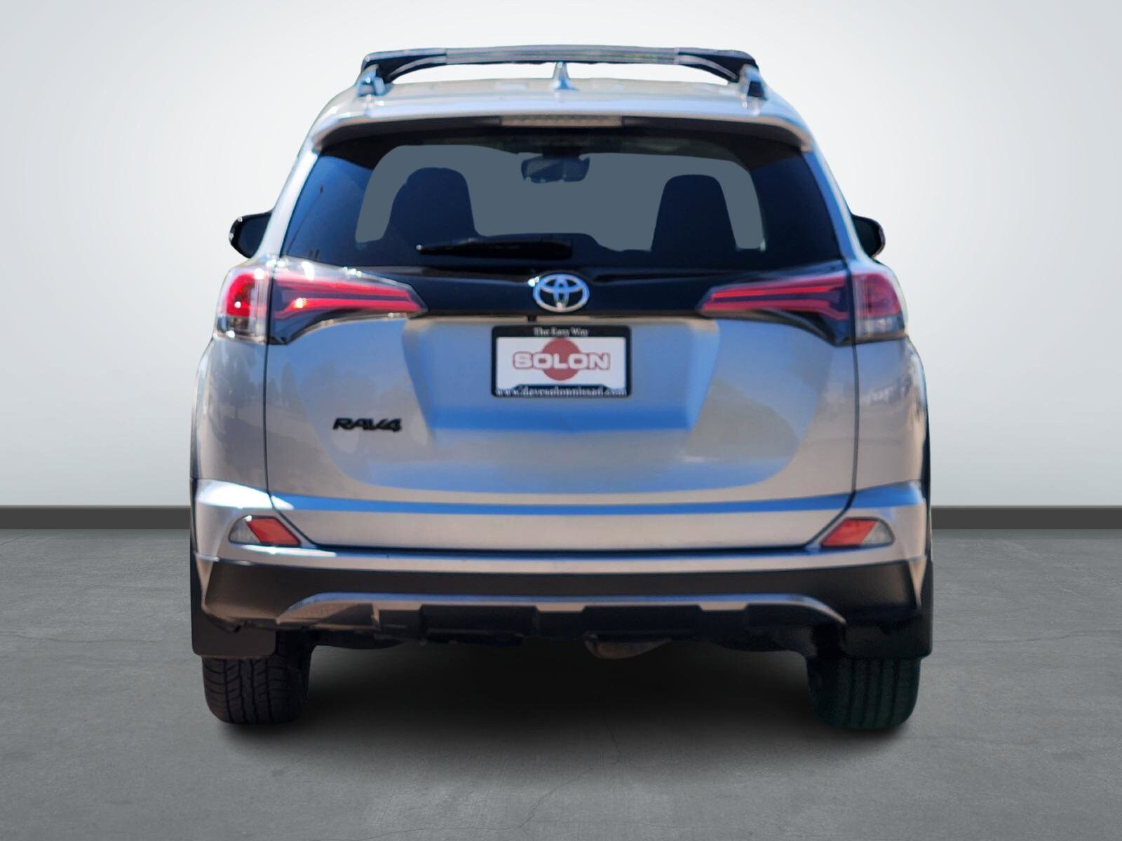 2018 Toyota RAV4 Adventure photo 4