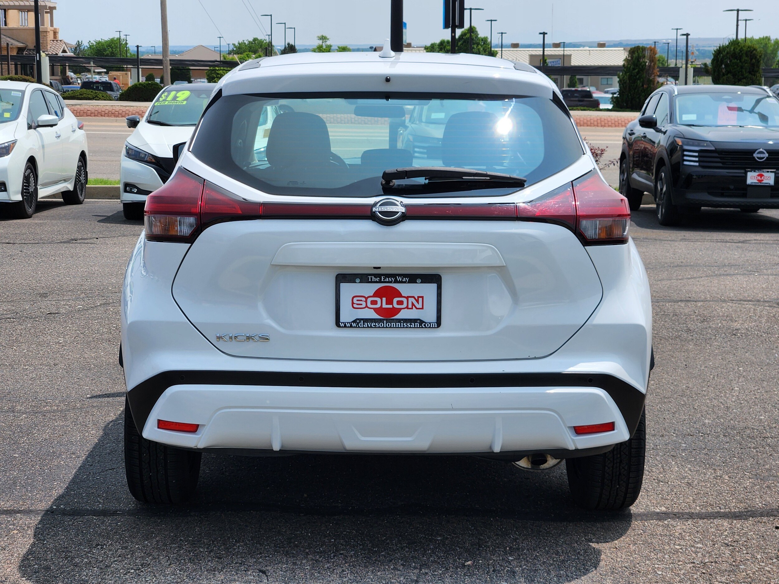 2022 Nissan Kicks S photo 4