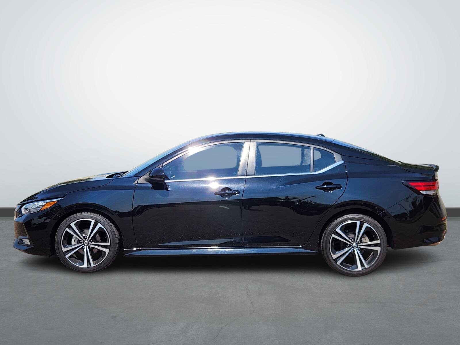 2022 Nissan Sentra SR photo 2