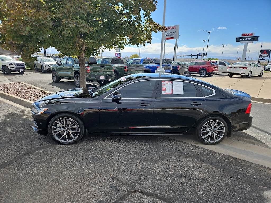 Used 2019 Volvo S90 T6 Momentum T6 AWD Momentum