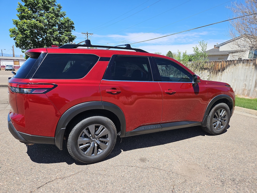 Used 2024 Nissan Pathfinder SV SV 4WD