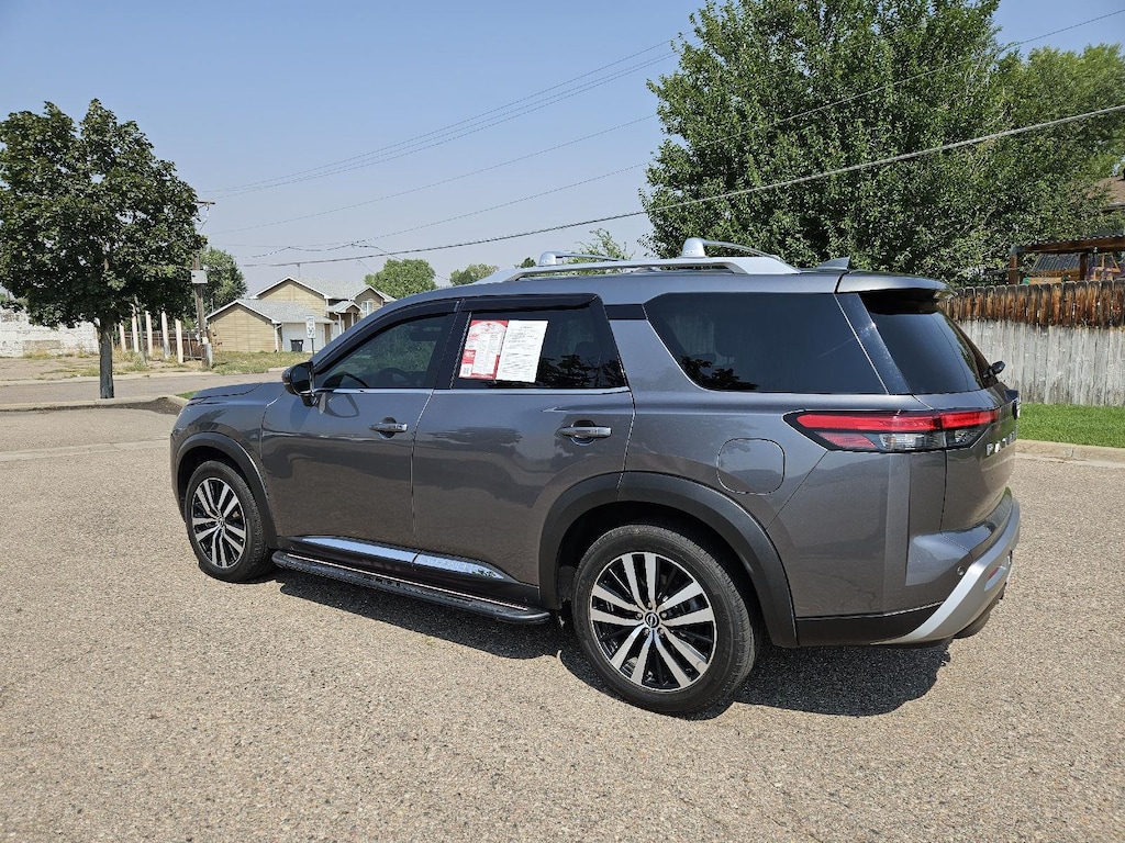 Used 2023 Nissan Pathfinder Platinum SUV