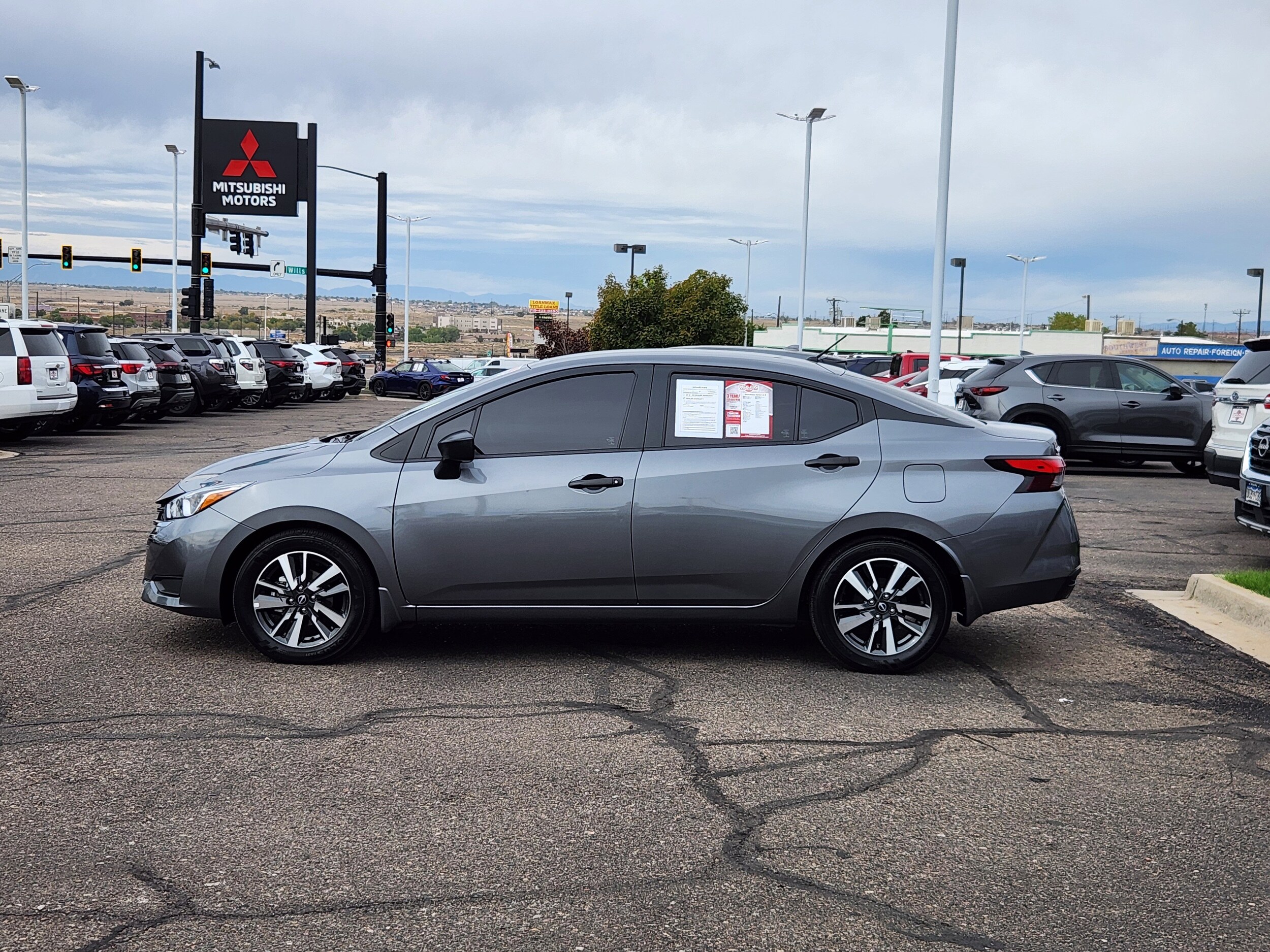 2024 Nissan Versa 1.6 S photo 2