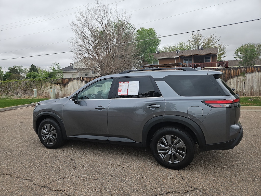 Used 2025 Nissan Pathfinder SV SV 4WD