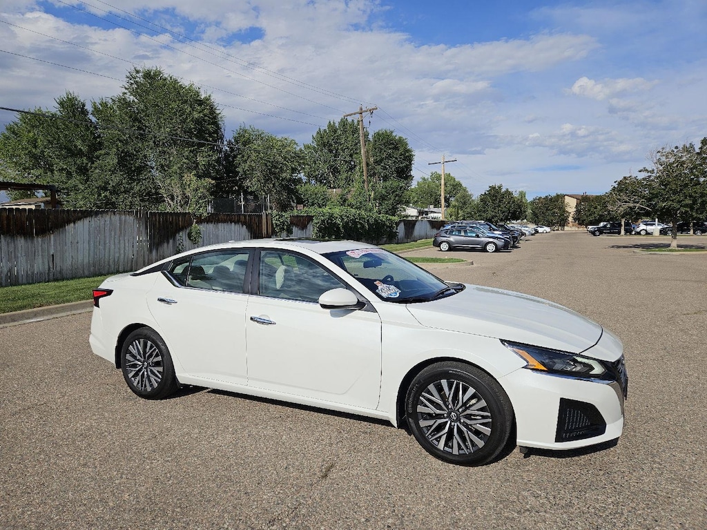 Used 2024 Nissan Altima 2.5 SV Sedan