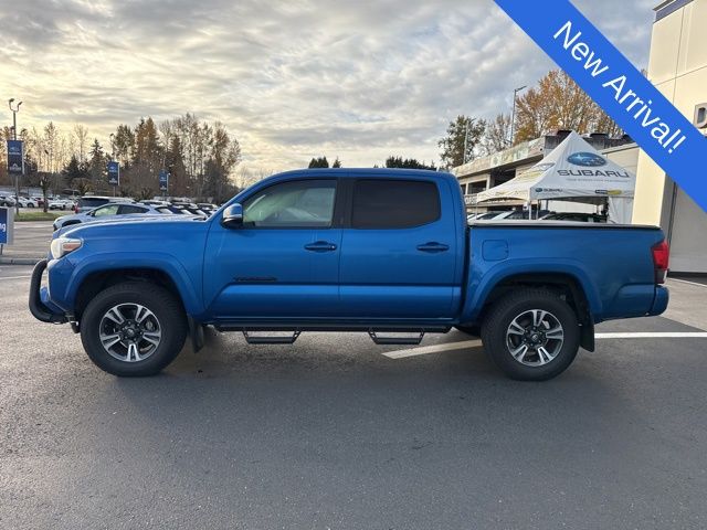 2018 Toyota Tacoma TRD Sport V6 photo 2