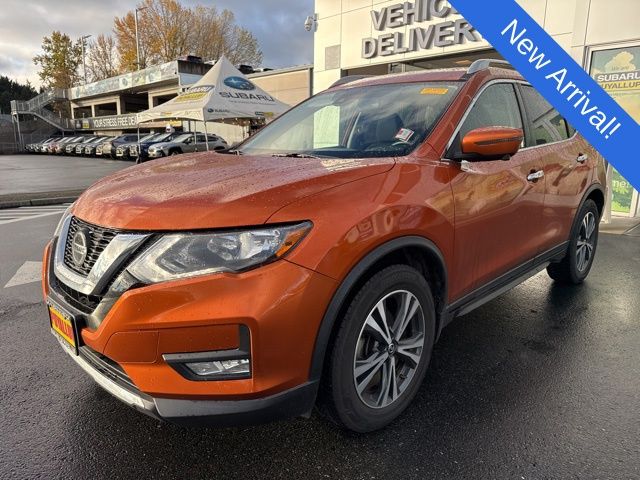 2019 Nissan Rogue SV photo 3