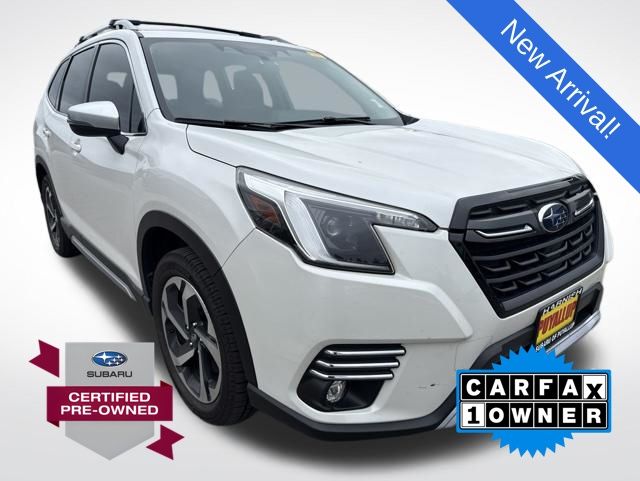 2022 Subaru Forester Touring's photo