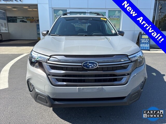 2025 Subaru Forester Premium Base photo 2