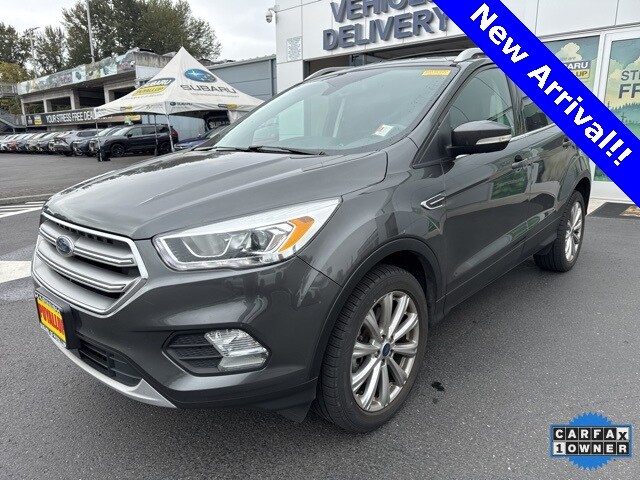 2017 Ford Escape Titanium photo 3