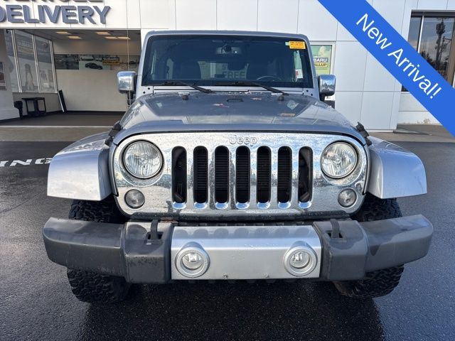 2014 Jeep Wrangler Unlimited Sahara photo 2