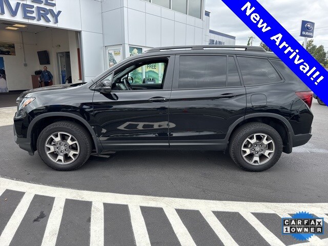 2023 Honda Passport TrailSport photo 2