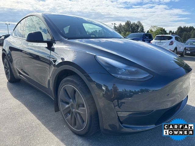 2024 Tesla Model Y's photo