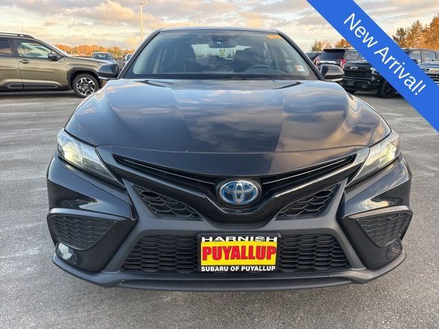 2022 Toyota Camry Hybrid SE photo 2