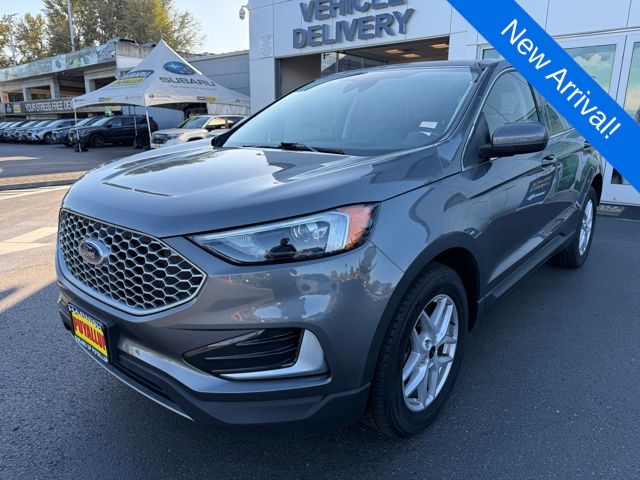 2023 Ford Edge SEL photo 3