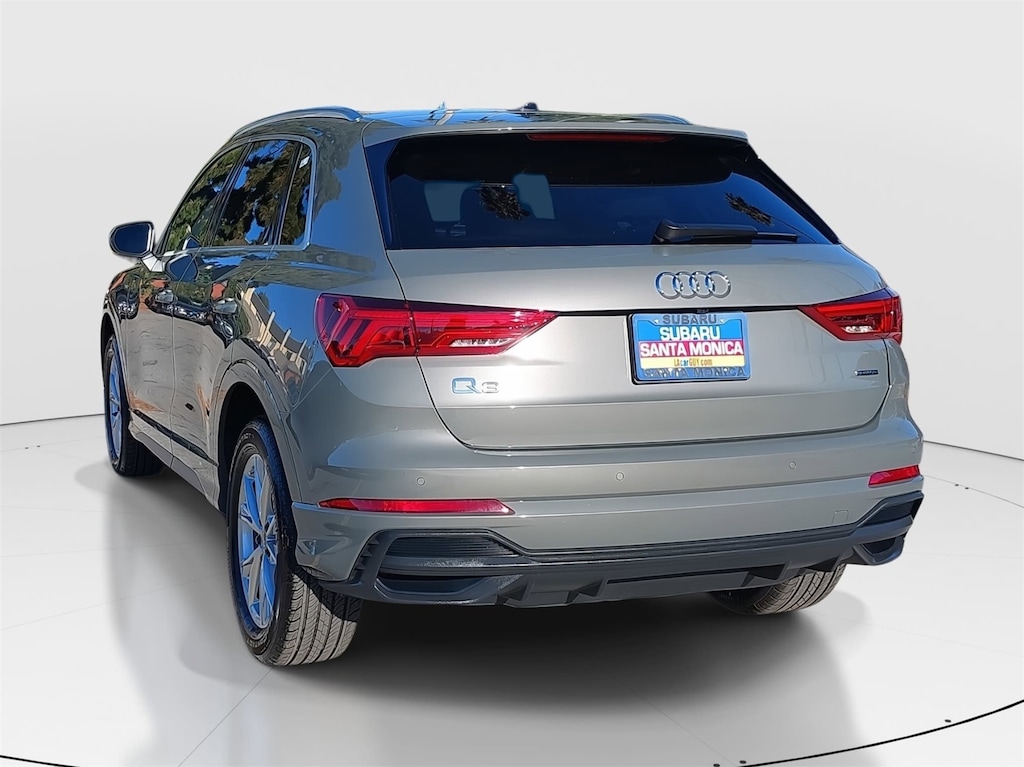 2025 Audi Q3 45 TFSI S line Premium photo 4