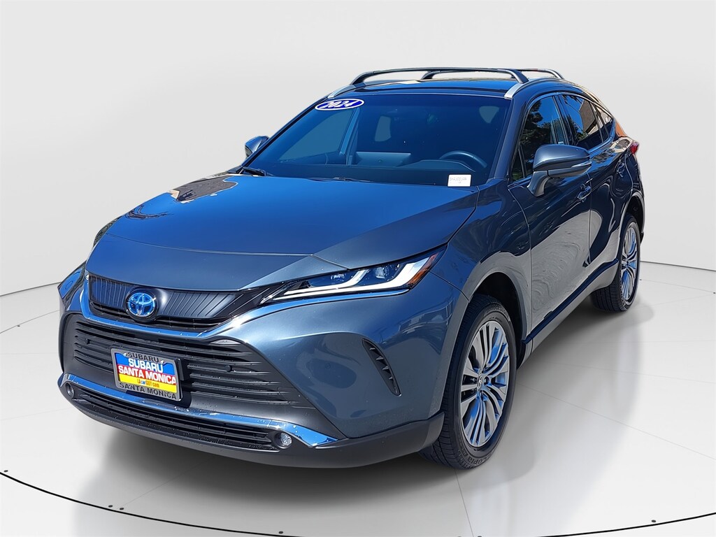 2024 Toyota Venza XLE photo 3