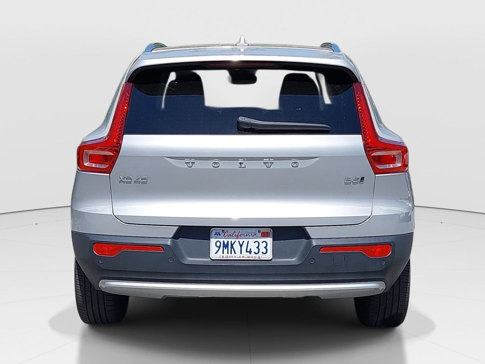 2024 Volvo XC40 B5 Plus Bright Theme photo 6